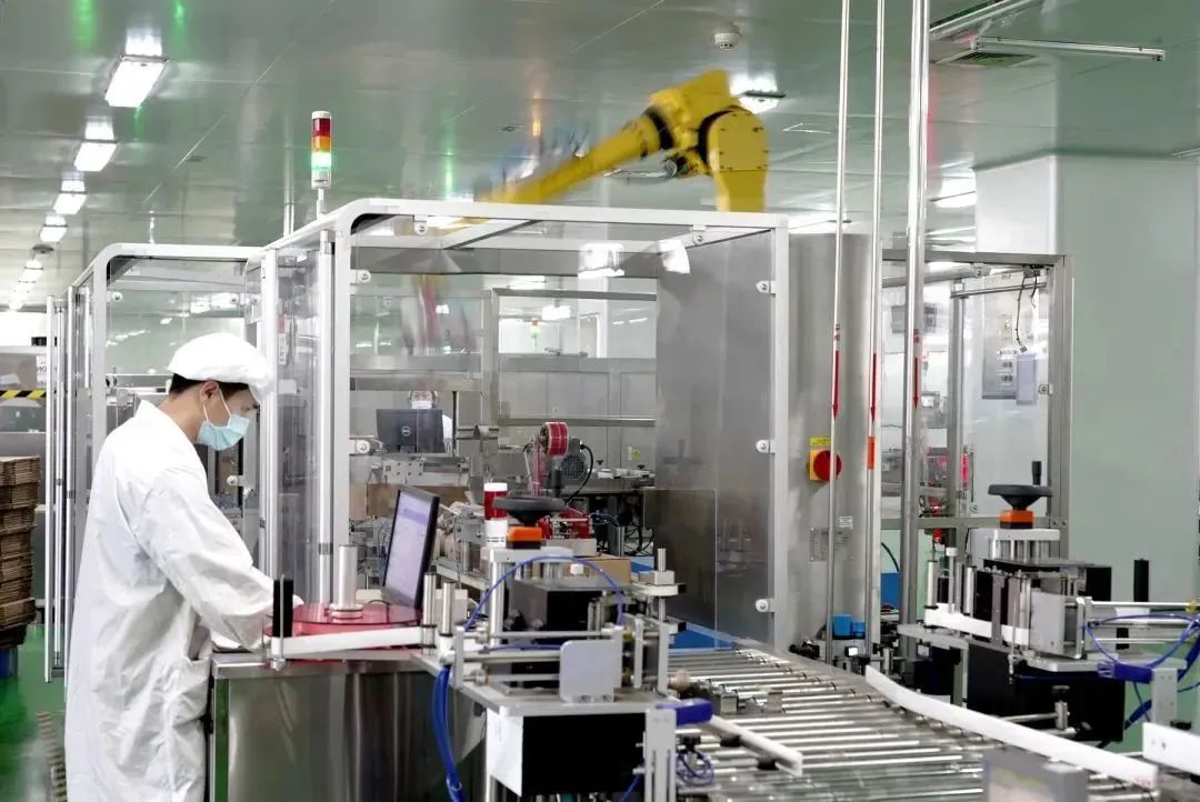 每分钟300瓶，“自动化+数字化”让冰球突破880爆分视频从“制造”跨越到“智造”！