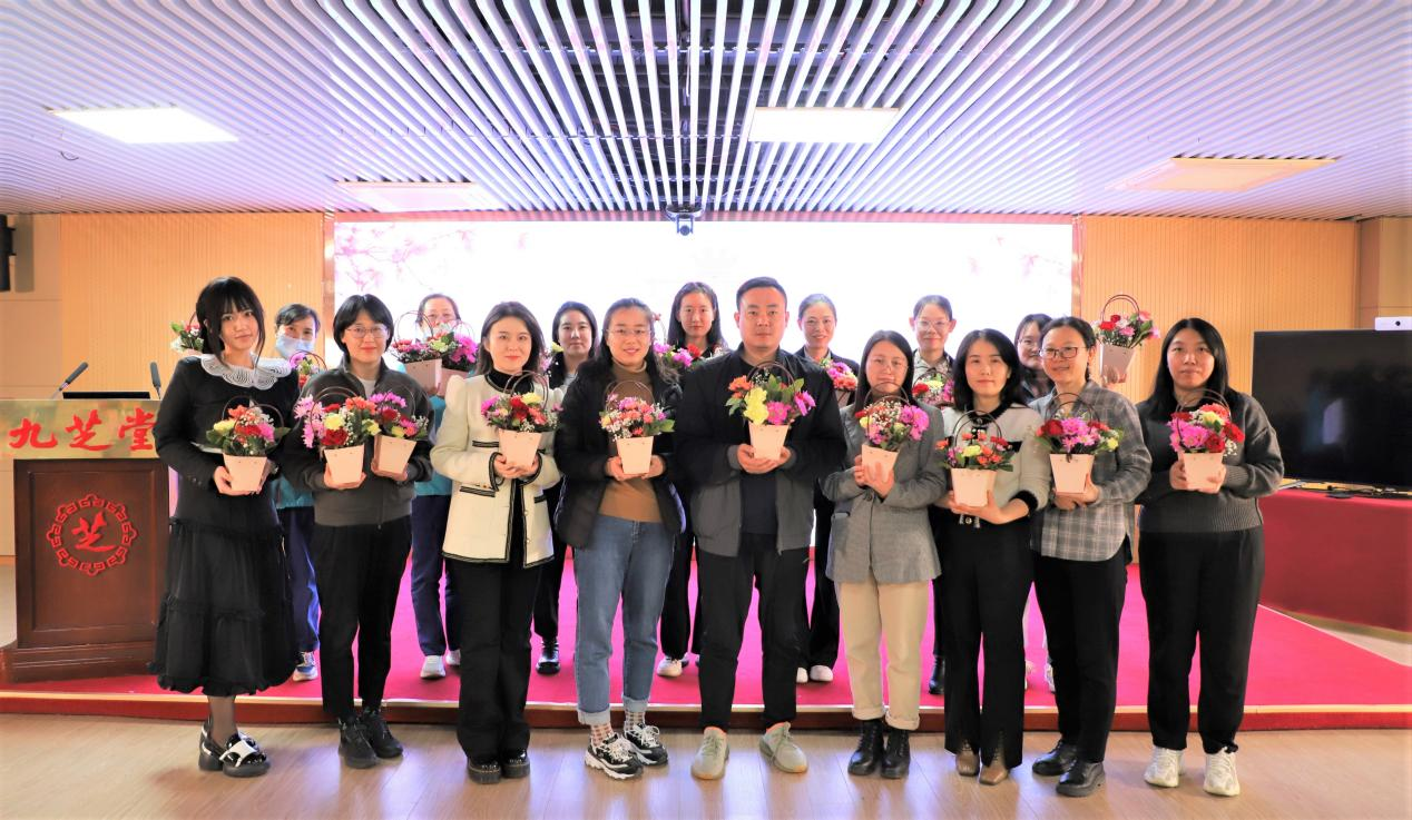 致敬巾帼力量 绽放魅力芳华 冰球突破880爆分视频集团组织开展系列三八妇女节庆祝活动